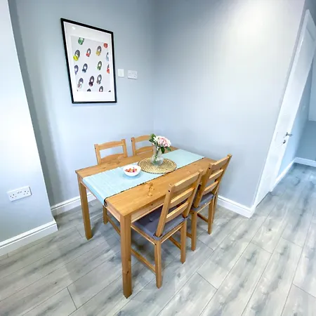 Large 1-Bedroom Flat, 5 Guest, London - F4 Exterior foto