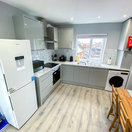 Large 1-Bedroom Flat, 5 Guest, London - F4 Exterior foto